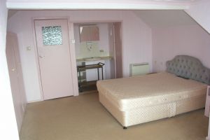 Bedroom- click for photo gallery